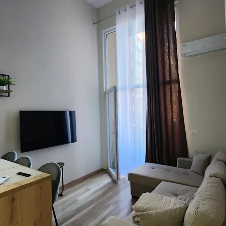 Cozy Duplex Apartman Tirana