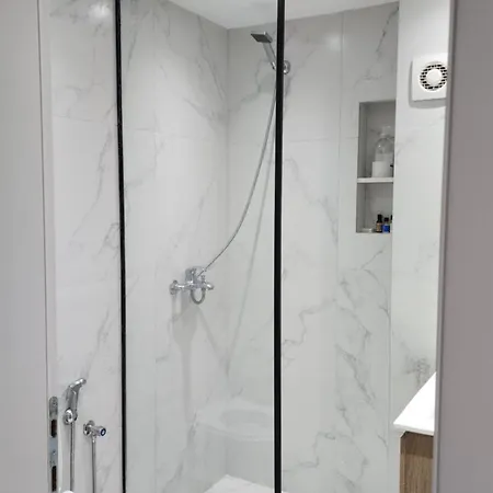 Cozy Duplex Apartman Tirana